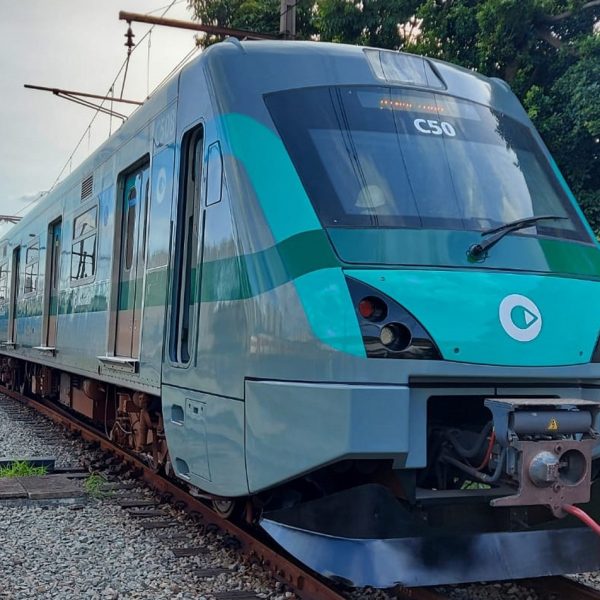 TRANSPORTE-SOBRE-TRILHOS